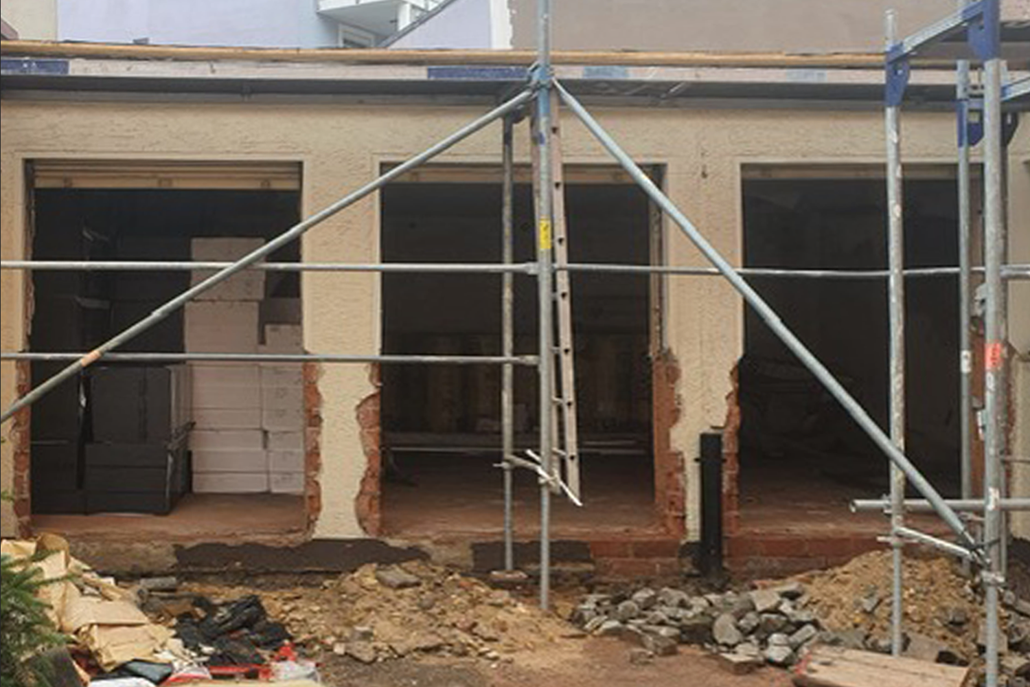 JG International Management / JG Immobilienconsulting Jolanthe Glabian, Baustelle, Generalbauunternehmen Nürnberg Altbausanireung Altbau Renovierung Sanierung Peter-Henlein-Straße